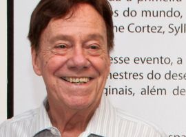 Moya durante a abertura da Exposição Quarinhos'51, realizada em sua homenagem na Escola de Belas Artes de São Paulo em 2012, com curadoria do jornalista Francisco Ucha.